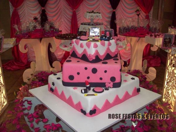 BOLOS PARA CASAMENTO / 15 ANOS....